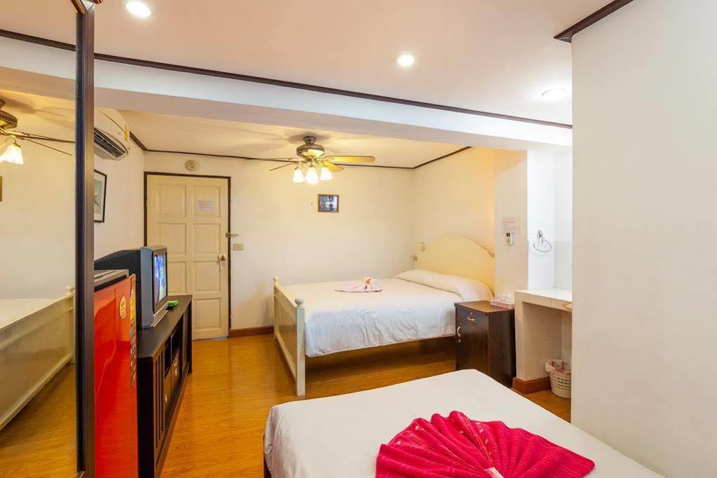 Sarnn Sukhumvit 28 Hotel Bangkok Ngoại thất bức ảnh